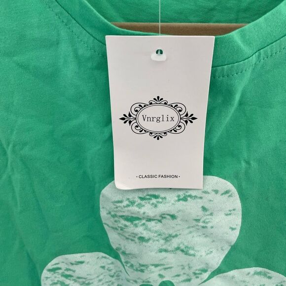 Green Shamrock T-Shirt NWT medium - Picture 4 of 7